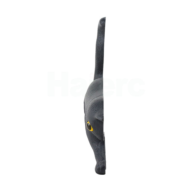 Haierc Cat for Garden Decoration Scare Cats with Reflective Eyes HC1639