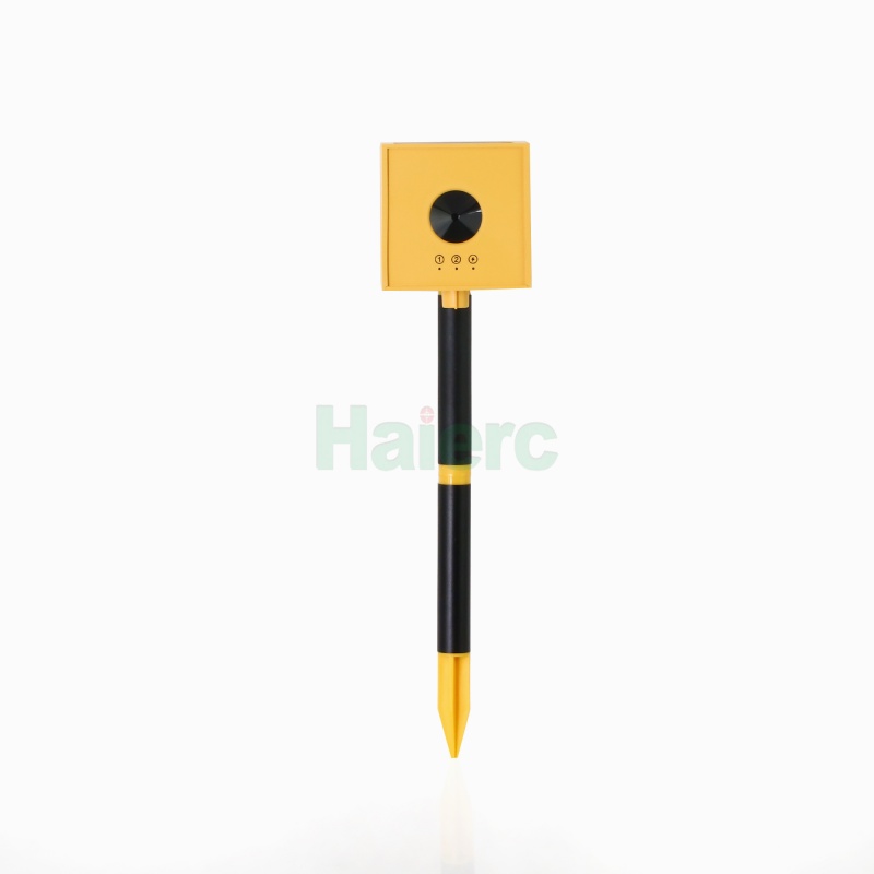 Solar Powered Ultrasonic Bird Repeller Mouse Repellent Square Plastic Design for Garden, Lawn, Farm and Outdoor Pest Control